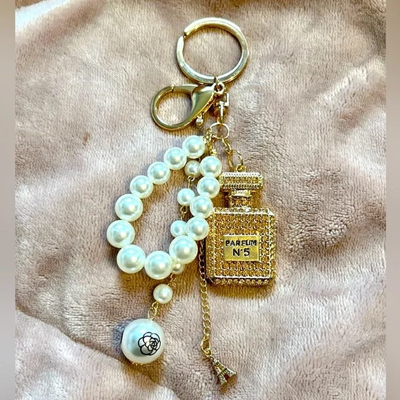 NWOT Perfume Bottle and Pearl Bag Charm - Picture 1 of 2